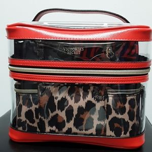 Victoria' secret train case. NWT